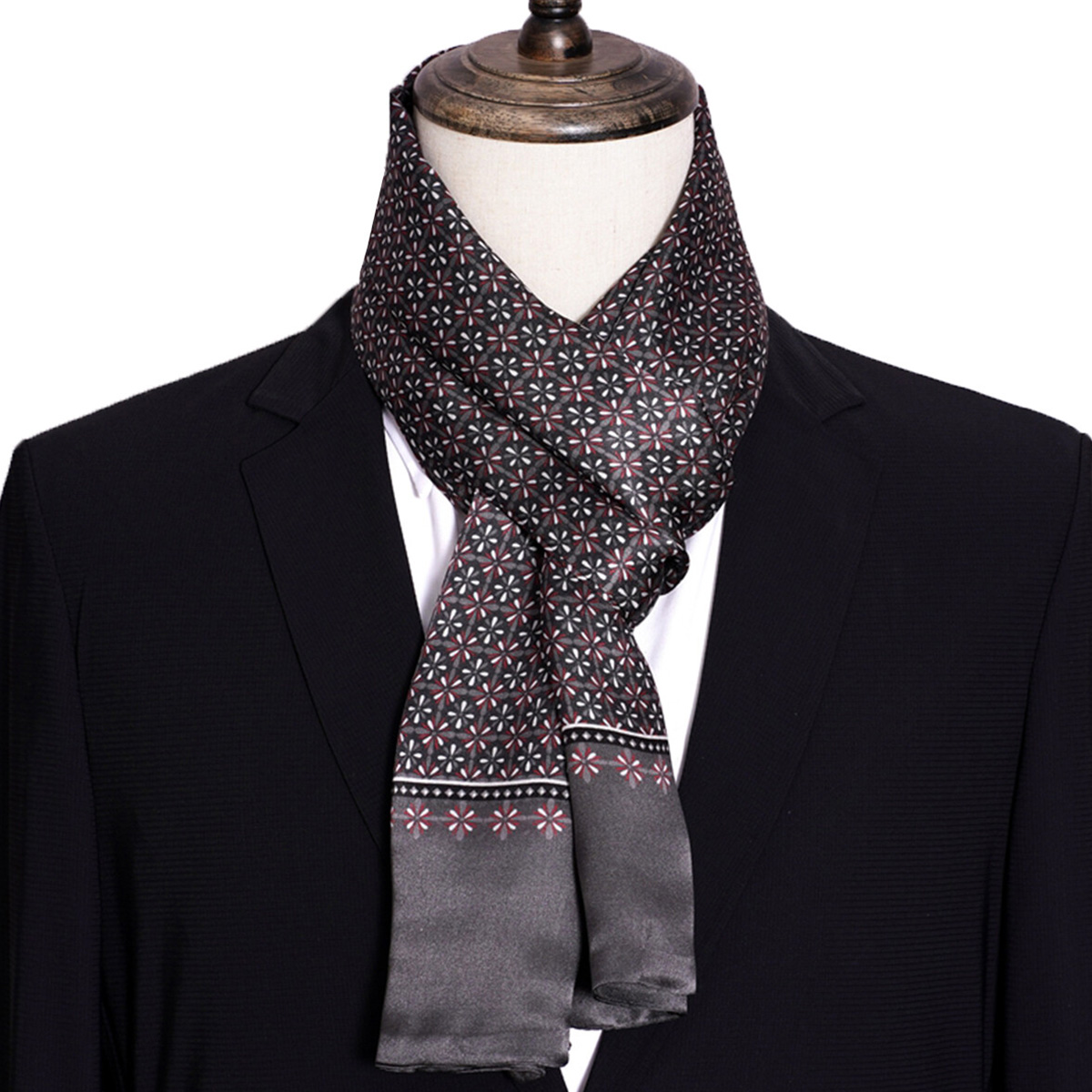 Neuer gestreifter Seidenschal  – Men Accessories For Travel Bewertung und Preis